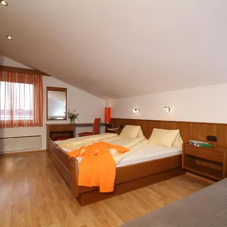 公寓 Renate 菲拉赫